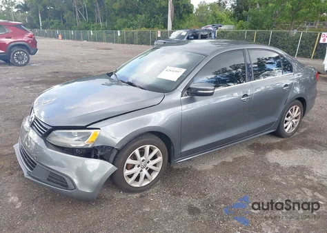 2014 Volkswagen Jetta 1.8T Se z USA, uszkodzony, nr VIN 3VWD07AJ9EM277085
